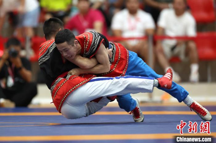 摔出力量与技巧跤成朋友