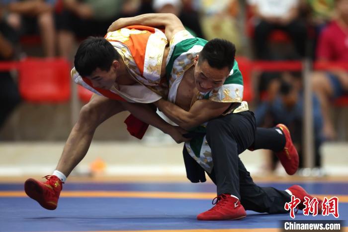 摔出力量与技巧跤成朋友的跨民族体育精神盛宴