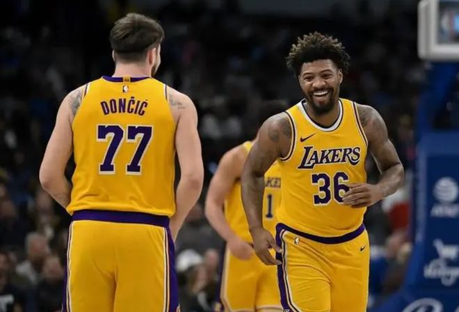 斯玛特加盟湖人首秀惊艳 正负值领跑全队