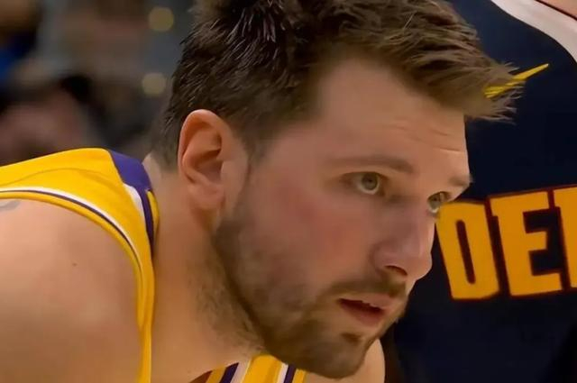 湖人逆转掘金加时绝杀 詹姆斯东契奇里夫斯三叉