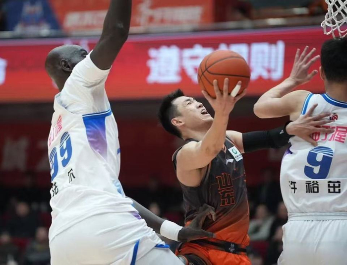 山东男篮客场迎战宁波队 争夺季后赛关键席位