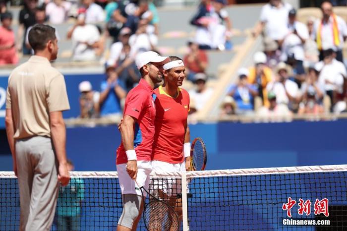 跨越国界的合影：在巴黎奥运现场见证体育改变