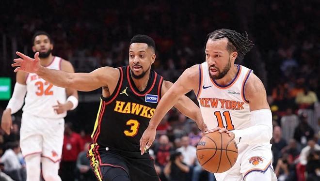 老鹰客场逆转尼克斯 麦科勒姆库明加联手51分缔