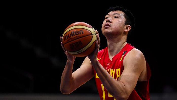 王治郅荣膺国际篮联名人堂 中国篮球再添传奇